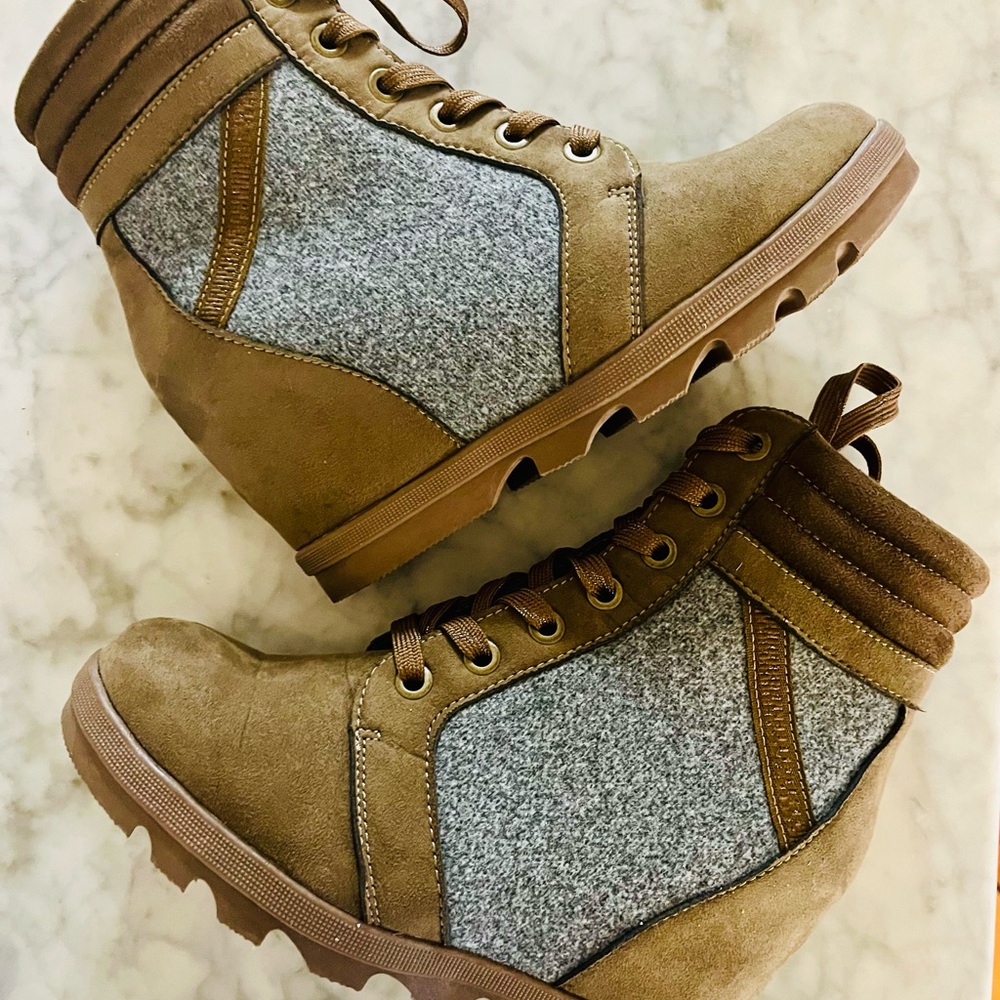 Wedge Sneakers Olive Green & Gray